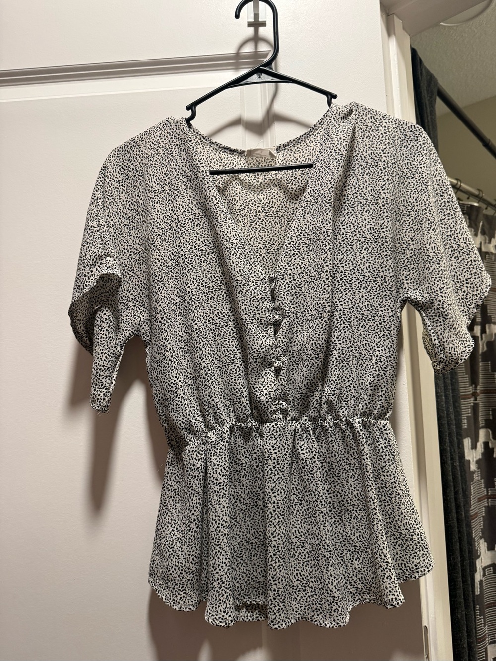 Sienna Sky Black & White Speckled Button-Front Blouse